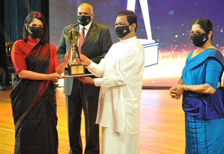 Twin wins for Teejay Lanka at Presidential Export Awards